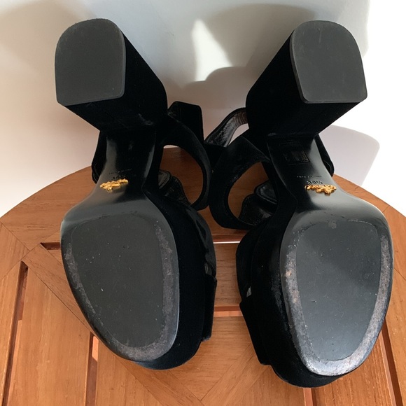 Prada Black Velvet Platform Heels with Green Jewel Embellishment Size 39.5 - Picture 7 of 13